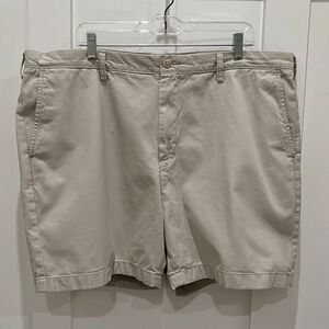 Men's Nautica cream colored shorts